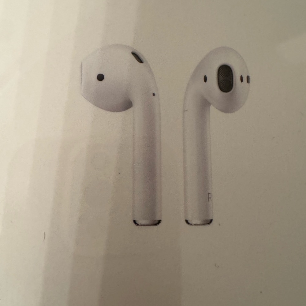 Apple AirPods with White Charging Case